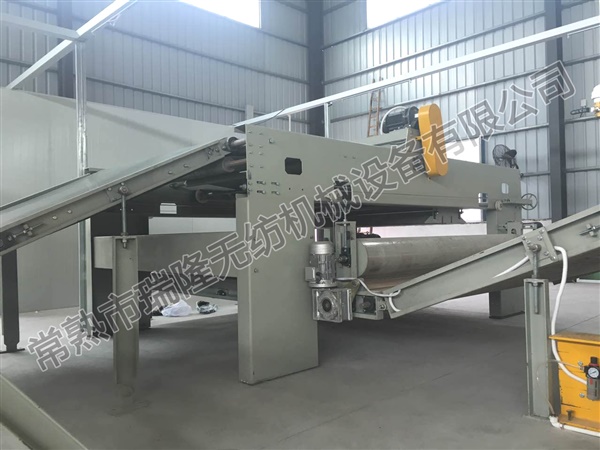 交叉鋪網(wǎng)機(jī)